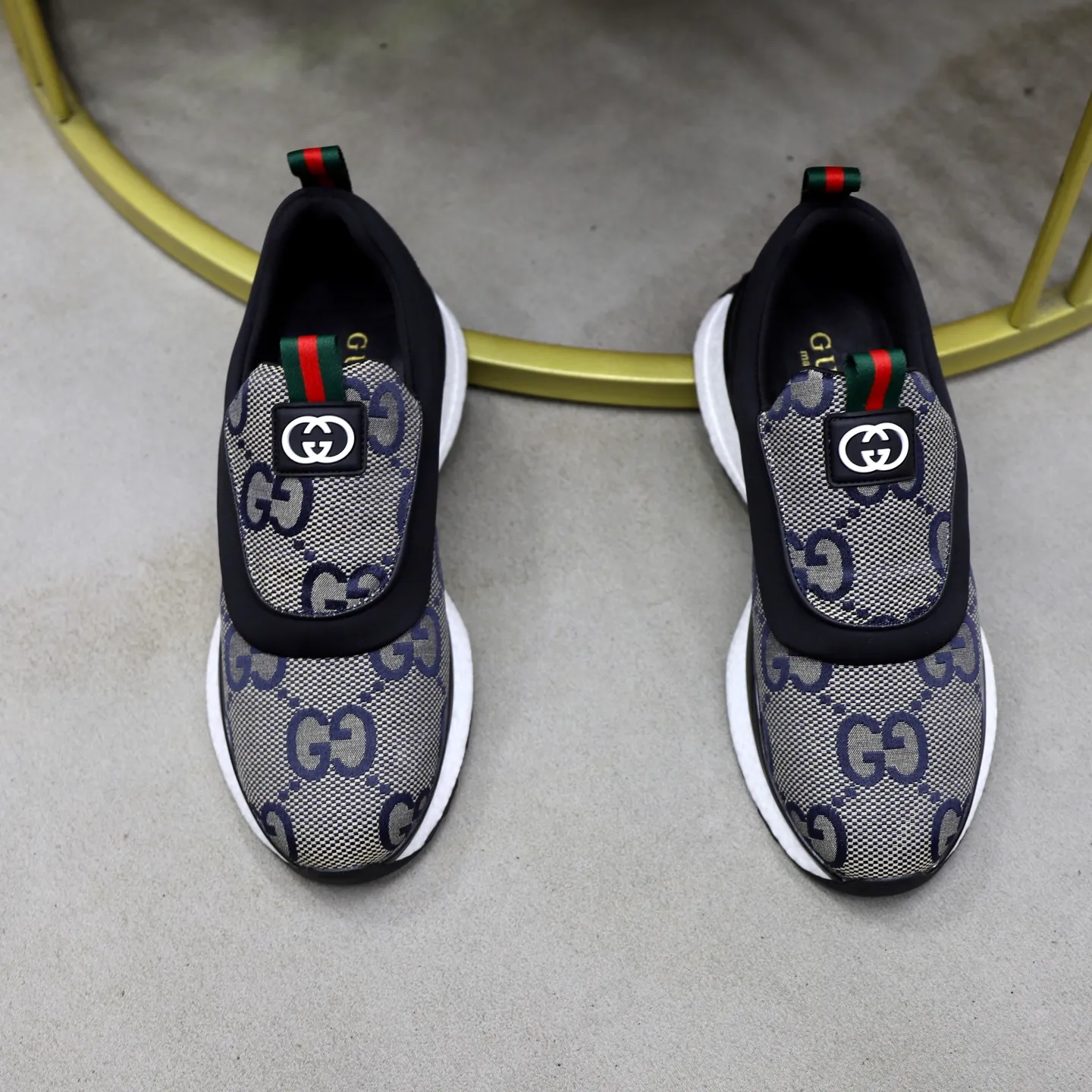 Ex-factory price: 462💰🙅‍♂️🙅‍♂️🙅‍♂️ Brand: Gucci GuCCI Standard code: 38-44 (45 customized) Grade: Same as the official website Material: Original leather stitching brand cloth Comfortable and breathable lining Lightweight and wear-resistant sports outsole Style category: Men's fashionable casual shoes Running sneakers Distinguished luxury brand elements Top luxury Color: actual picture color